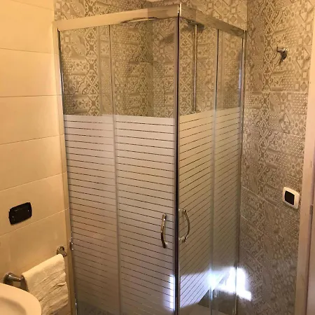 Exclusive 트리니타폴리